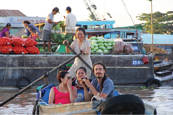 Exploring Can Tho Floating Market A Journey Through Time and Tradition